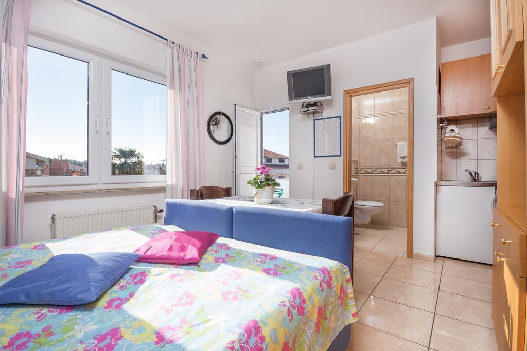 Apartments Villa-Passat Poreč Buitenkant foto
